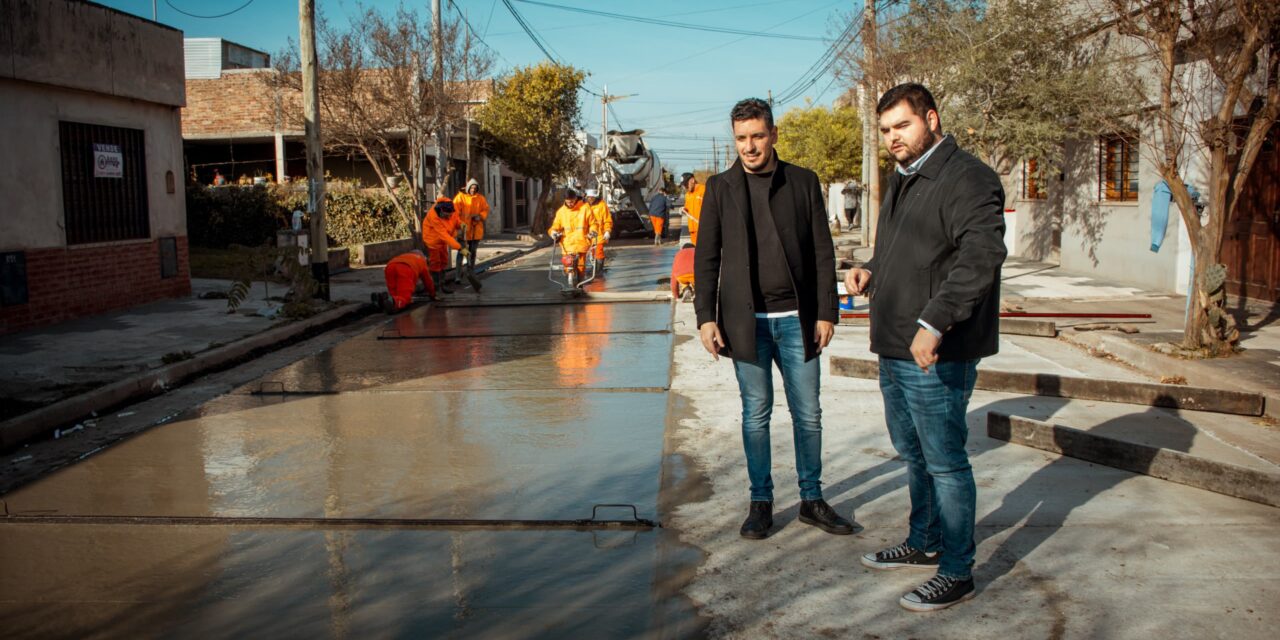 Río Tercero: Avanzan las obras de repavimentación en la calle Marconi