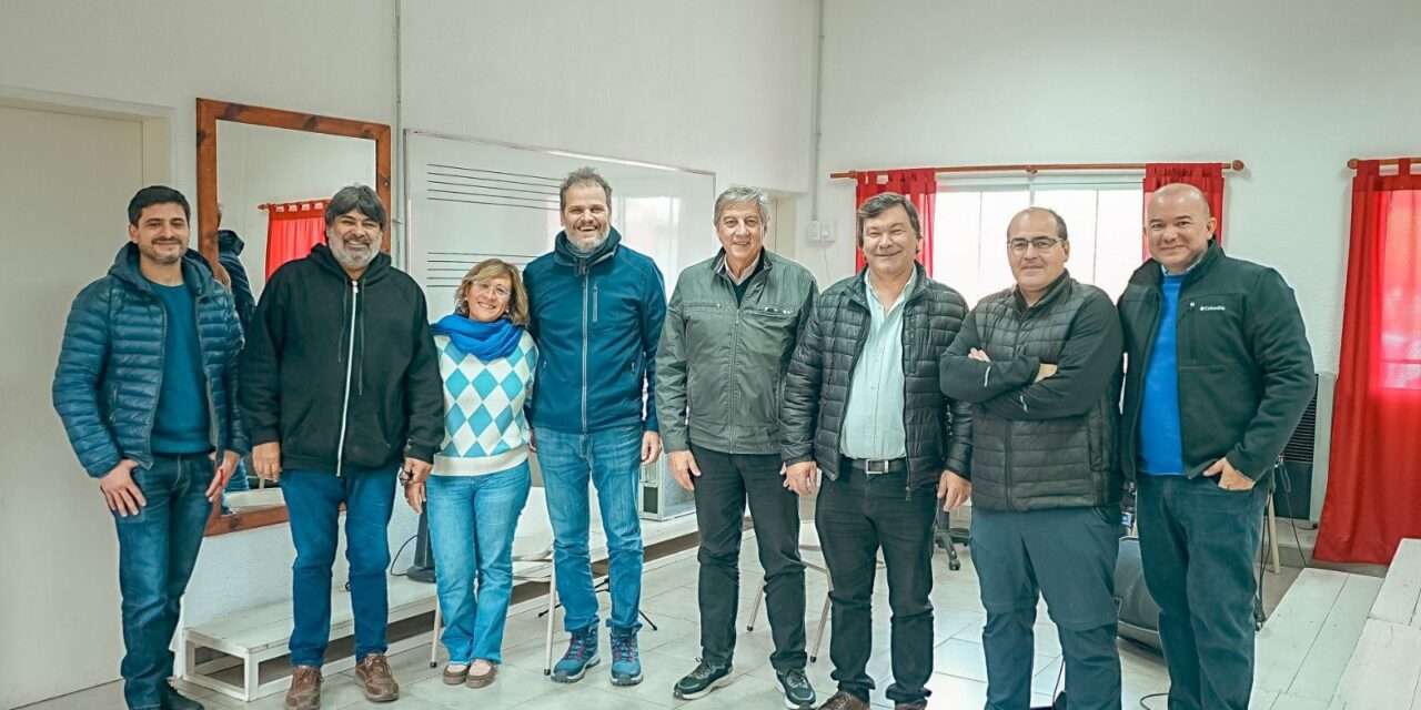 Autoridades provinciales visitaron la obra del Auditorio en Adelia Maria