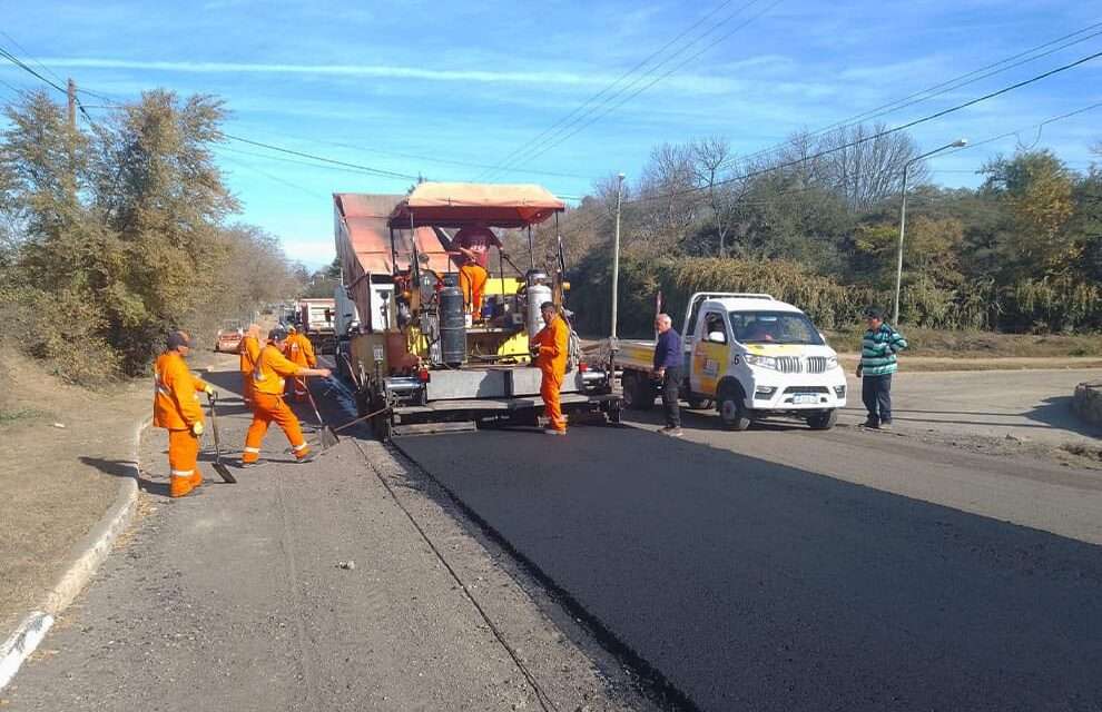 Calamuchita: la Provincia trabaja en la repavimentación de rutas turísticas