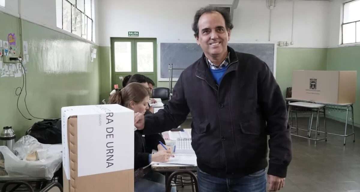 Llamosas tras emitir su voto: «Tenemos buenas expectativas y muchísima tranquilidad»