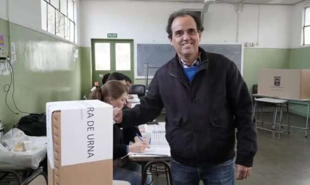 Llamosas tras emitir su voto: «Tenemos buenas expectativas y muchísima tranquilidad»