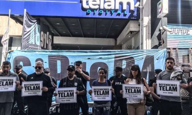 El Gobierno da marcha atrás y dispensa de tareas al personal de la agencia Télam