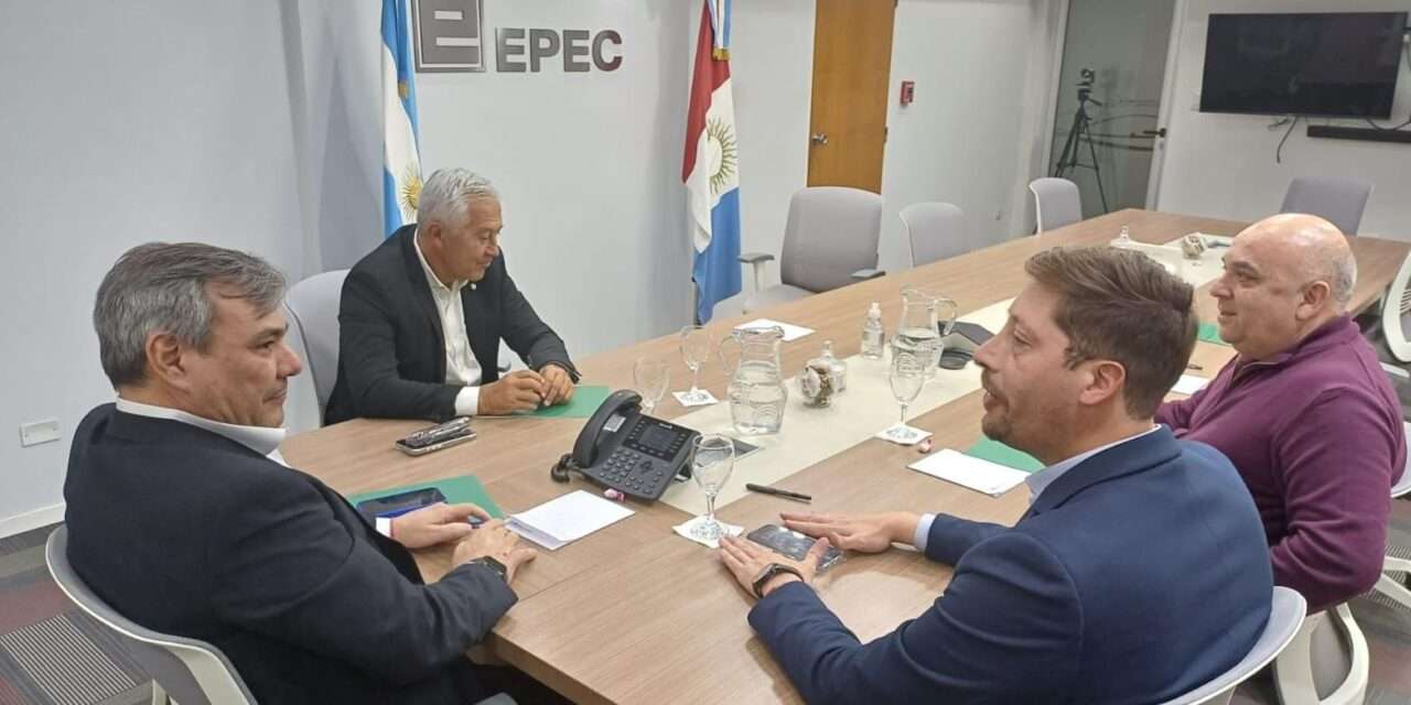 LA PROVINCIA FIRMÓ EL ACUERDO SALARIAL CON LUZ Y FUERZA Y GARANTIZA EL PODER ADQUISITIVO DE LOS TRABAJADORES