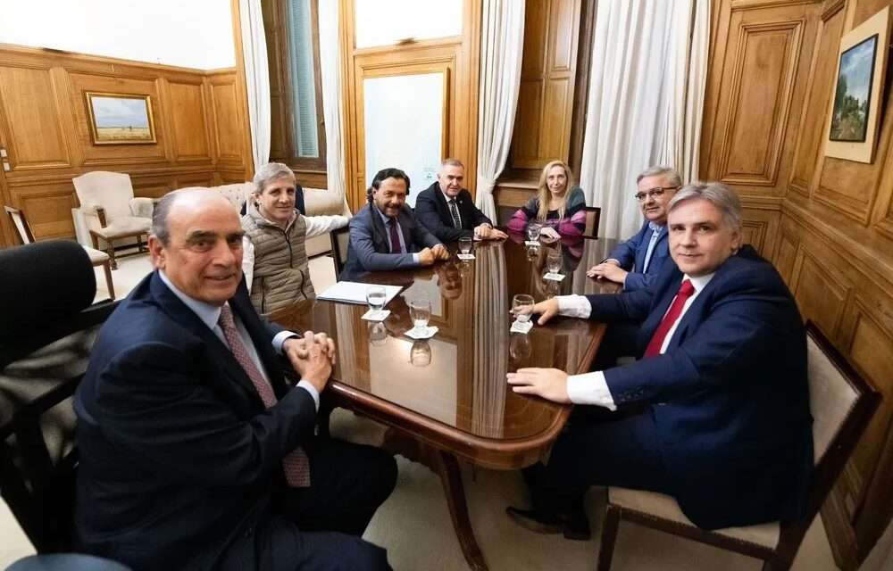 Martín Llaryora visitó a Francos, Karina Milei y Caputo para ratificar su firma del Pacto de Mayo