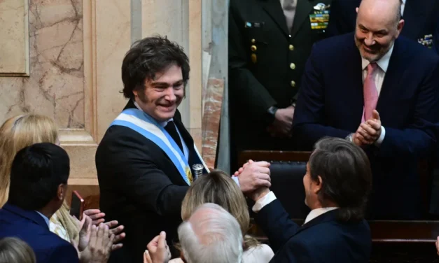 Milei habló de ponerle un «cepo al Estado» y dijo que seguirá vetando proyectos