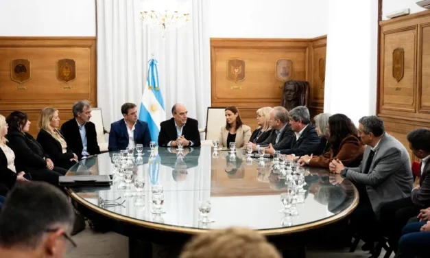 Milei hace foco en los intendentes de Córdoba (pero sin plata)