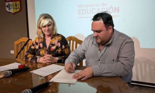 Berrotarán: firma del Acta Constitutiva de las Comunidades Locales Educativas (CLE)