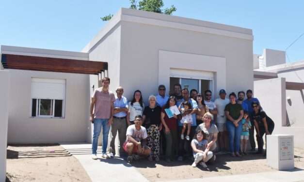 Vicuña Mackenna: se entregaron dos viviendas del plan PRO.MA.VI