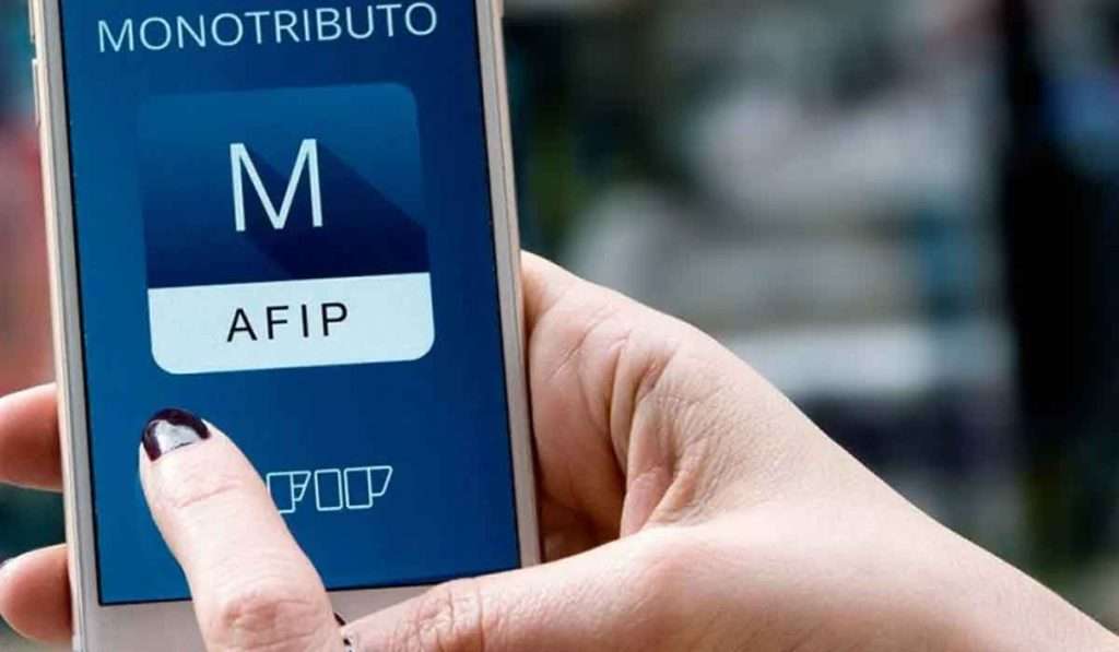 Los monotributistas ya pueden emitir comprobantes desde su celular