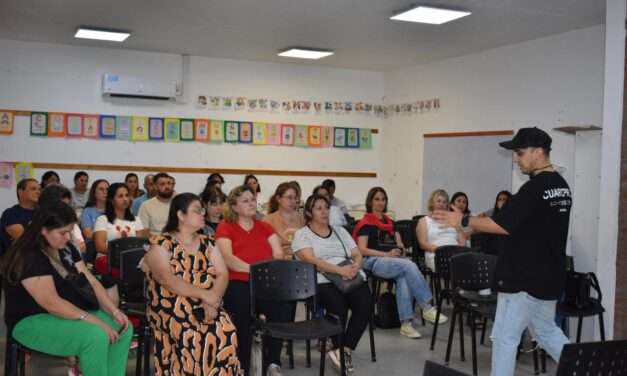 Monte de Los Gauchos: Ayrton Oviedo brindó una charla sobre Bullying, Redes sociales y Ludopatía