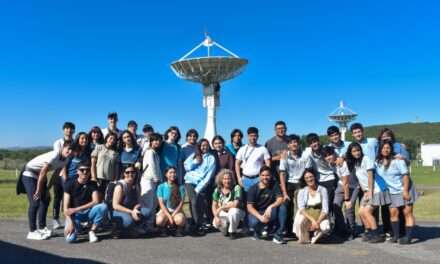 Los estudiantes ganadores del Hackathon visitaron la CONAE