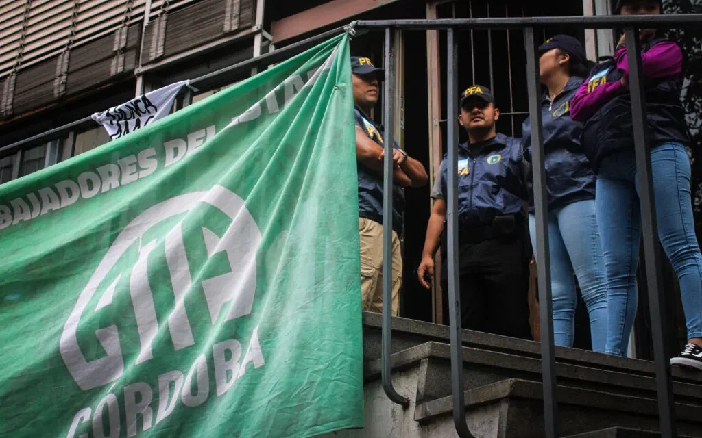 En lucha: ATE realiza una jornada de protesta para exigir «el fin de los descuentos abusivos de Apross»