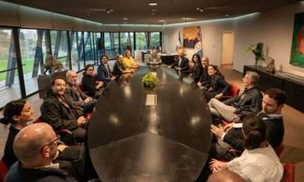 Llaryora recibió a representantes de las compañías audiovisuales más importantes del continente