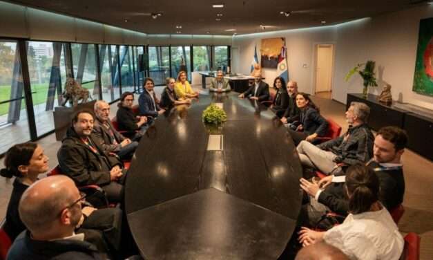 Llaryora recibió a representantes de las compañías audiovisuales más importantes del continente
