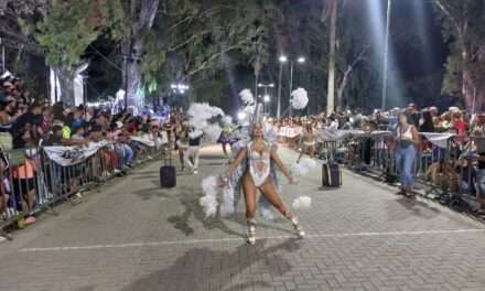 Villa Nueva: inició la edición 2025 de los Carnavales Gigantes