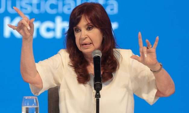 Cristina a Milei: «Tenés a media Argentina que no llega a fin de mes y se endeuda para comer»