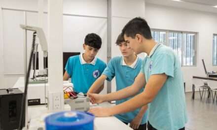Ciclo lectivo 2025: escuelas secundarias orientadas y técnicas podrán cambiar su orientación