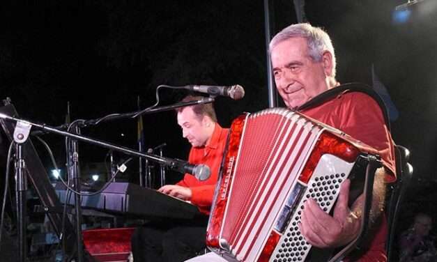 Villa Nueva celebra el Festival del Acordeón en homenaje a Óscar Lucarelli