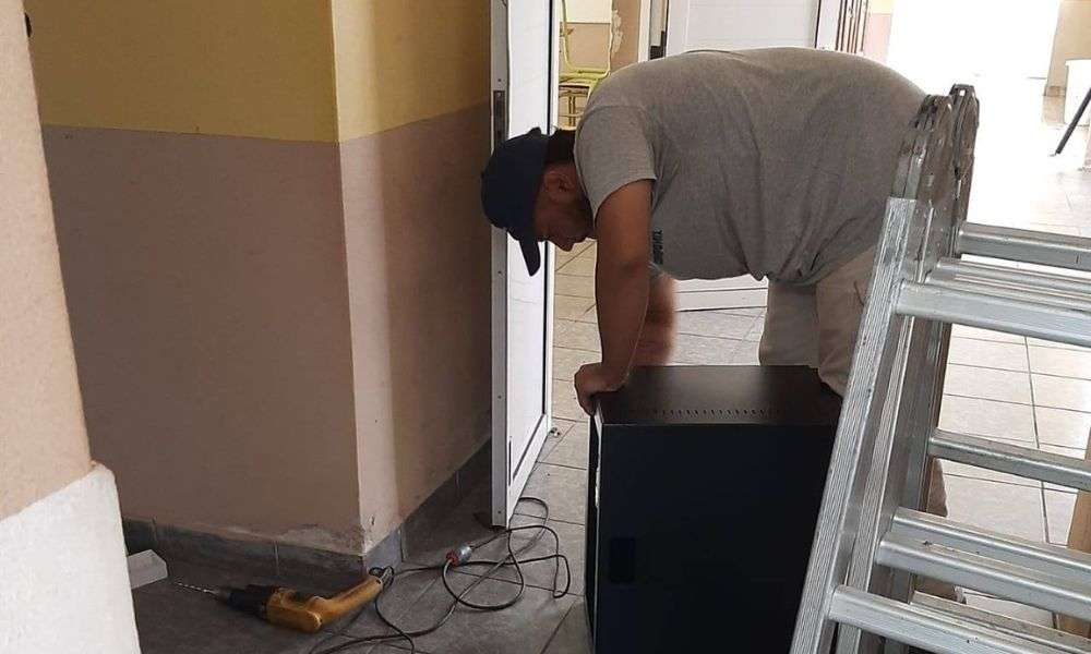 Pincén se conecta al futuro: una antena Starlink lleva Internet a la escuela
