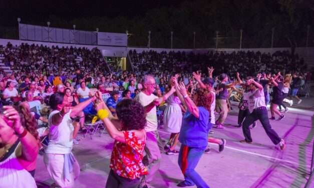 Río Cuarto: «Las Peñas del Anfi» arrancaron a puro color y música para toda la familia