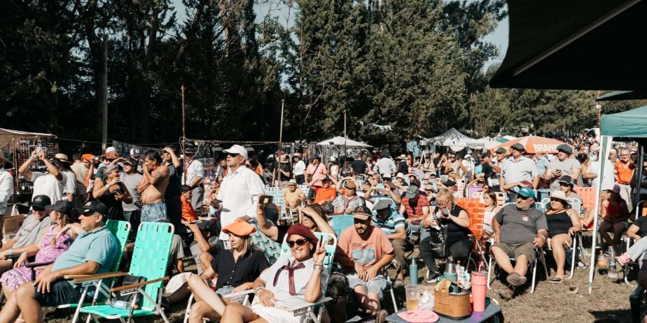 Las Albahacas: se realizó la 14º edición del Festival de Jineteada y Folclore
