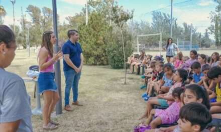 Adelia María: Se realizó una charla en la Colonia Municipal de Verano