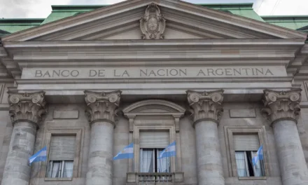 Oficial: por decreto, Milei transformó al Banco Nación en una sociedad anónima