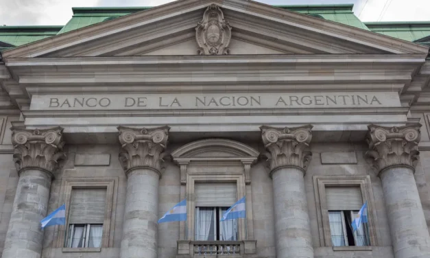 Revés para Milei: la Justicia suspendió la transformación del Banco Nación en Sociedad Anónima