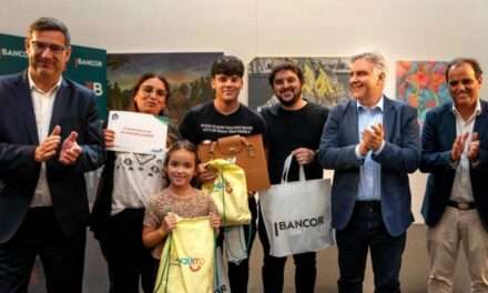 Llaryora entregó el crédito hipotecario mil de Bancor