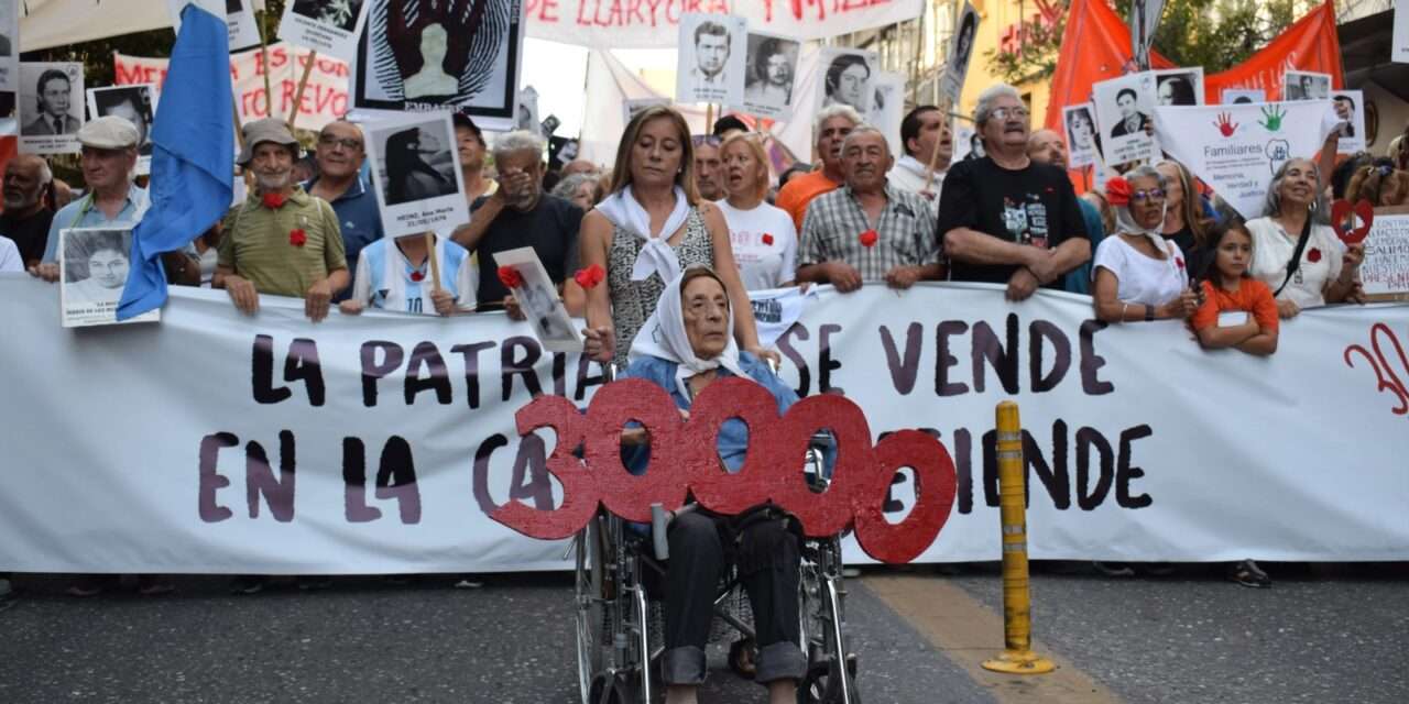 «La Memoria no se borra»: a 49 años del Golpe, Córdoba vuelve a marchar en defensa de los derechos