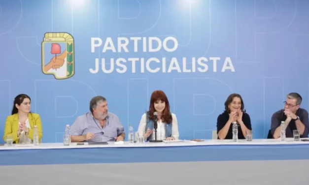 Cristina Kirchner convocó al PJ de urgencia para consensuar un rechazo unánime al DNU del nuevo acuerdo con el FMI