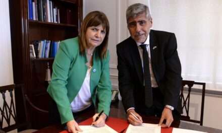Bullrich presentó la ley Antibarras en Córdoba y Quinteros aseguró el apoyo en Diputados