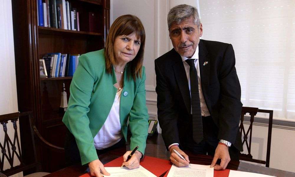 Bullrich presentó la ley Antibarras en Córdoba y Quinteros aseguró el apoyo en Diputados