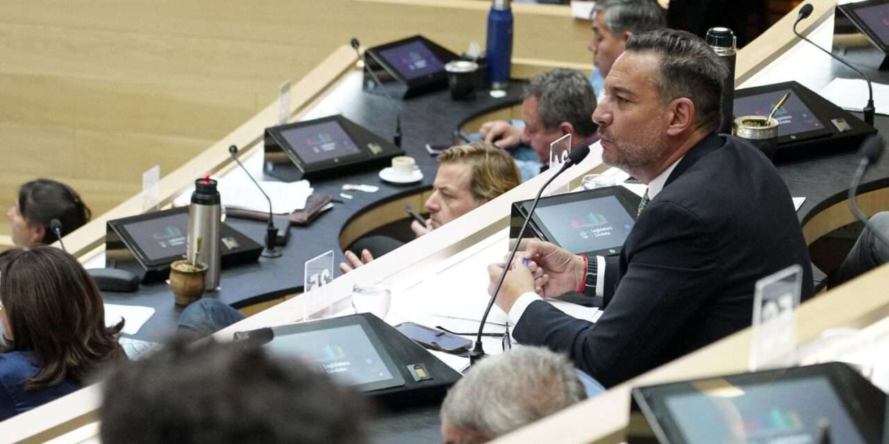 Siciliano reclama a nación por el fondo docente y la deuda de la caja de jubilaciones