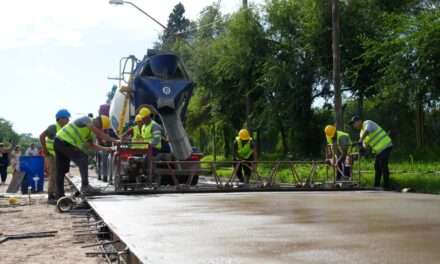 Villa María: Accastello supervisó la obra de hormigonado en la Av. Lorenzo Gilli