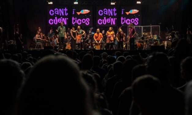 Canticuénticos y la Filarmónica de Río Cuarto en clave Pink Floyd, en otra noche Del Otoño Polifónico