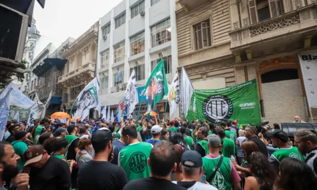 Contra la precarización: estatales paran hoy y se manifiestan frente al ministerio de Sturzenegger