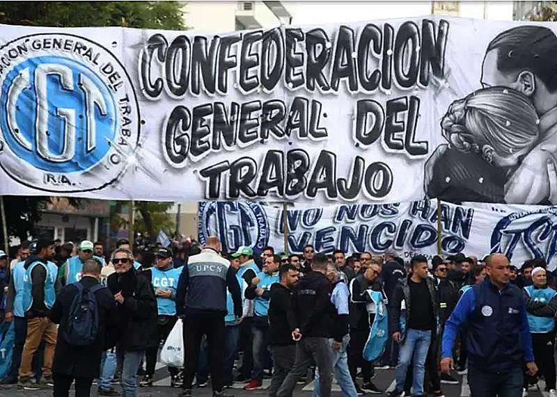 Previo al Día del Trabajador, la CGT se moviliza en todo el país en rechazo del ajuste