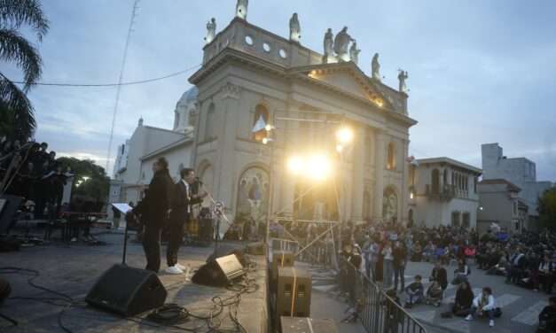 Semana Santa en Villa María: Más de 2500 personas disfrutaron del show de Nahuel Pennisi
