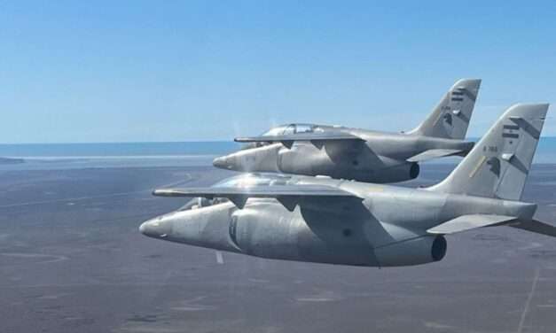 Laboulaye rinde homenaje en el 43° aniversario del Bautismo de Fuego de la Fuerza Aérea Argentina