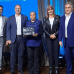 La Cruz recibió equipos informáticos del programa provincial TecnoPresente