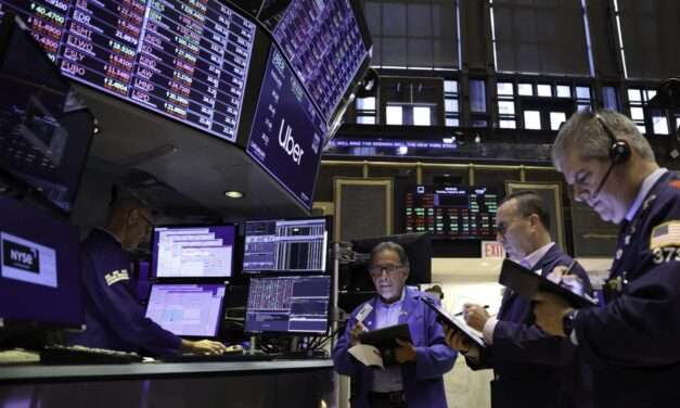 En llamas: las acciones argentinas perdieron hasta 13% y el riesgo país escaló a 950 puntos
