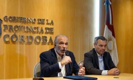 Pese a la oposición de los trabajadores, Llaryora firmó el decreto que convierte a EPEC en una sociedad anónima