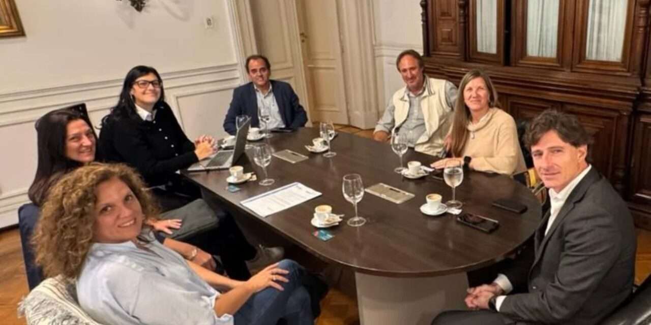 Fortaleciendo Lazos Institucionales