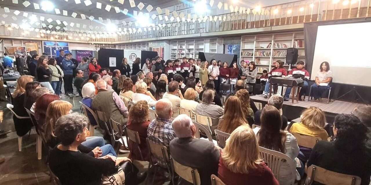Éxito en la Primera Jornada de la Feria del Libro en Alejandro Roca