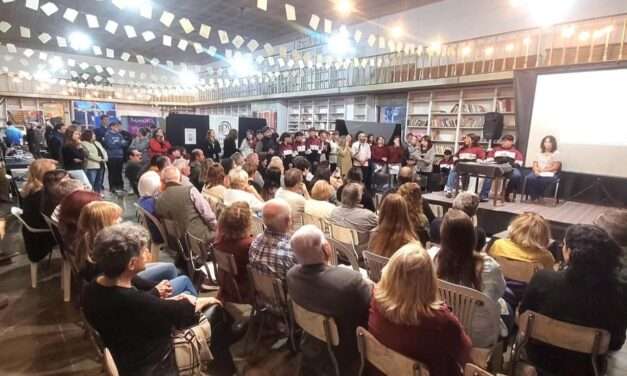 Éxito en la Primera Jornada de la Feria del Libro en Alejandro Roca
