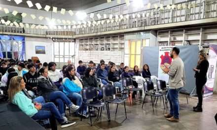 Formación de Jóvenes a través de Charlas Participativas