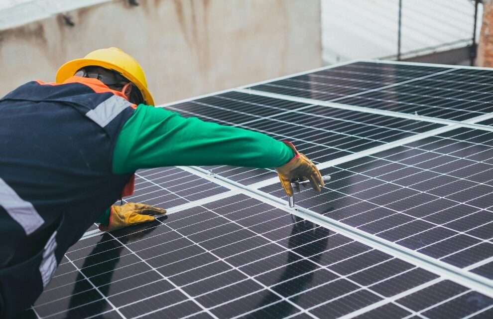 El Ministerio de Educación lanzó tecnicaturas en Seguridad e Higiene y Energías Renovables