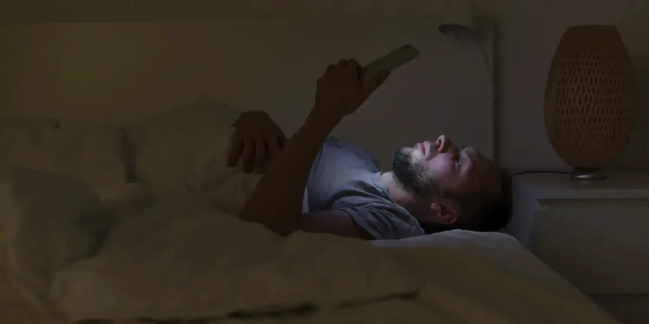 Cómo dormimos los latinoamericanos: la crisis del sueño en la era digital