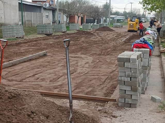 Ucacha: comenzó la obra de adoquinado en calle Bolivia